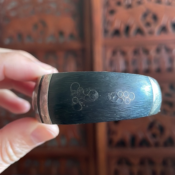 Wooden and silver cuff 🦋keeping🍉 - Picture 3 of 6